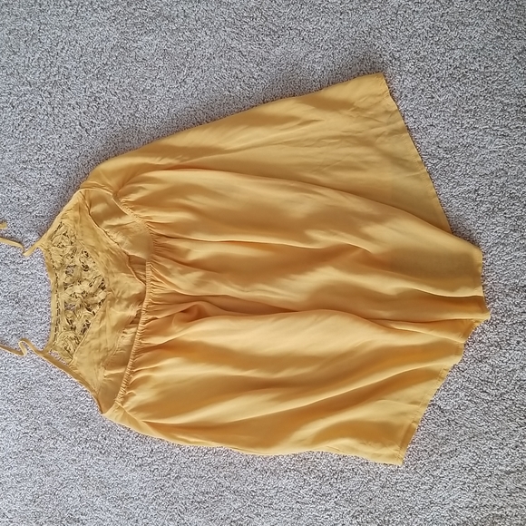 Golden yellow crochet halter top - Picture 5 of 9